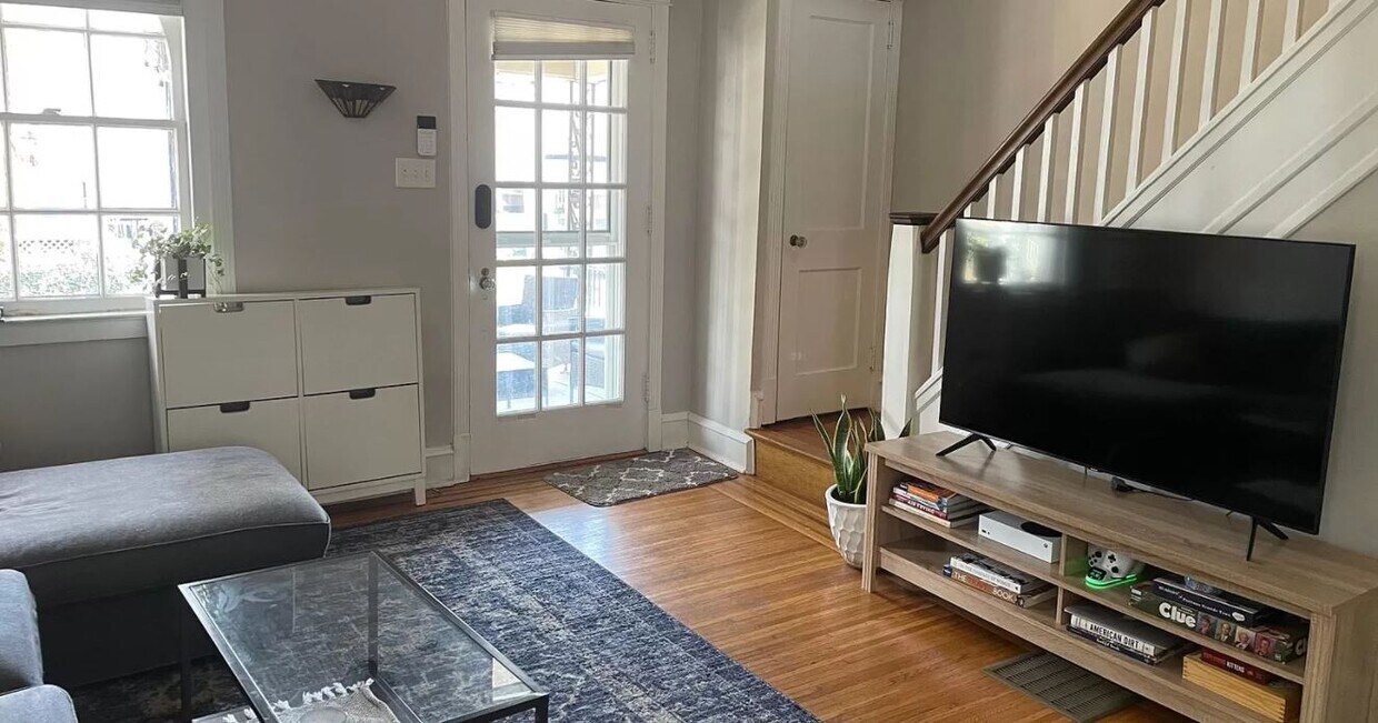 Foto principal - 3465 Tilden St