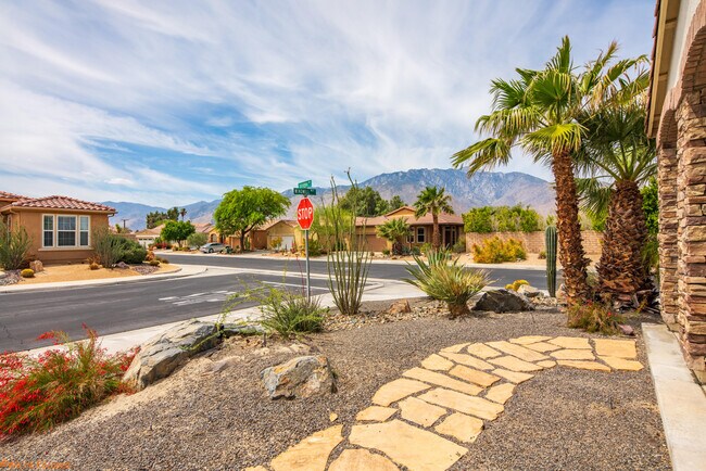 Foto del edificio - 2574 Windmill Way