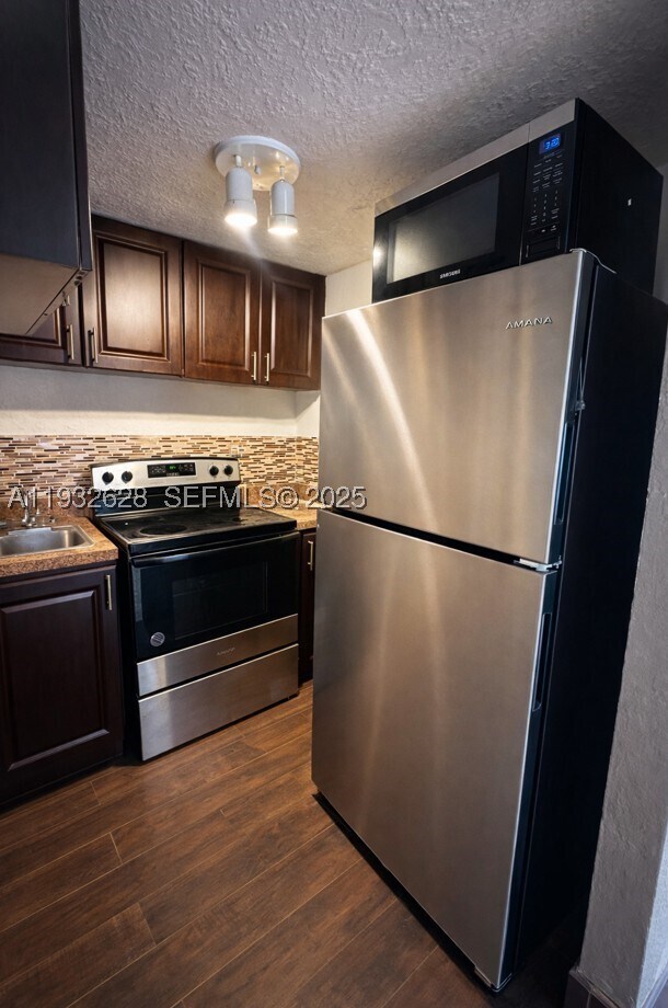 Foto del edificio - 14405 NE 5th Pl
