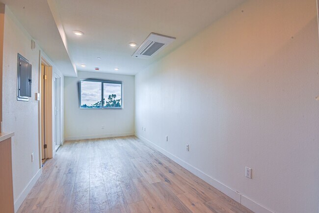 Building Photo - 7410 S Avalon Blvd