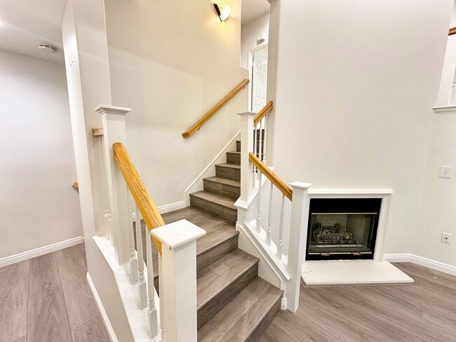 Foto del edificio - Beautifully Renovated 2BR / 2.5BTH in Irvine | 2-Car Garage + Pool & Spa