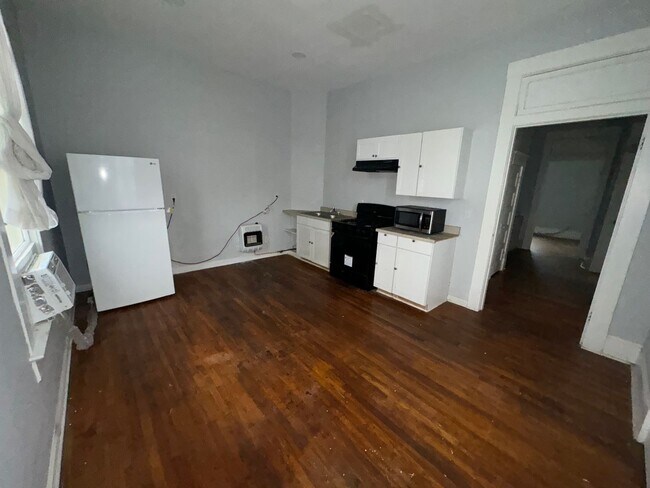 Foto del edificio - Two Bedroom Highland Apartment