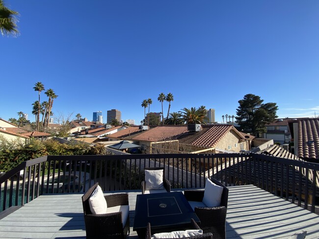 Strip views - 2112 Naco Ct