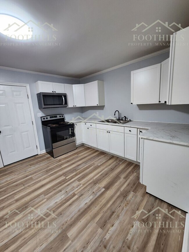 Foto del edificio - 3311 Berry Ln