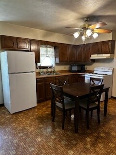 Foto del edificio - 457 E Main St