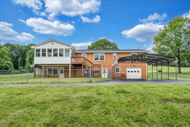 Building Photo - 1066 Coopers Cove Rd