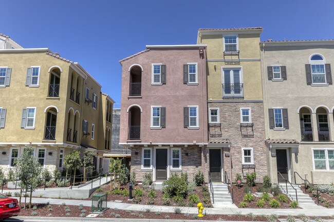 Foto del edificio - Brand new home luxury home with bonus room!
