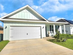 Building Photo - 7012 Whitetail Run Dr