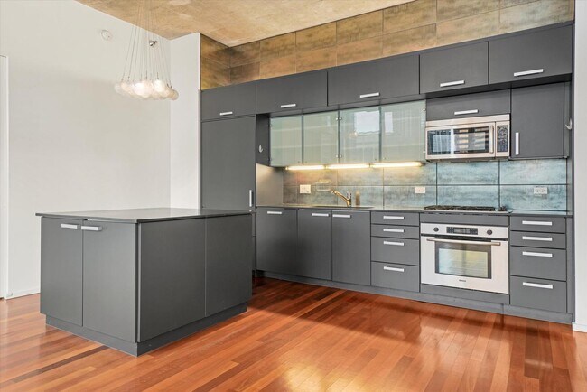 Foto del edificio - 550 N St Clair St