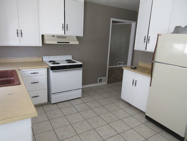Building Photo - 340 W 400 N
