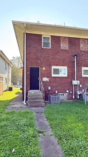 Building Photo - 33RD & COLLEGE AREA - 3 BEDROOM 2 BATH HALF DUPLEX AVAILABLE NOW!