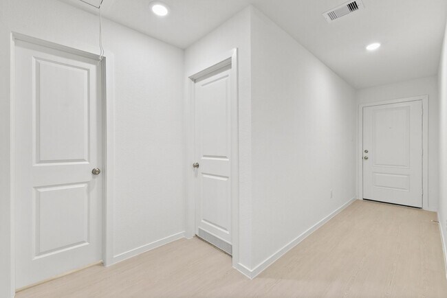 Building Photo - Stylish 4 Bedroom Home in Magnolia Ridge Community