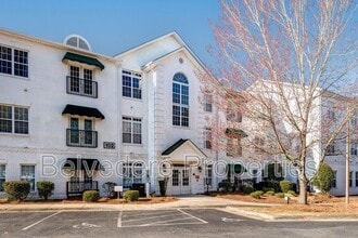 Building Photo - 102-203 Sunset Cir