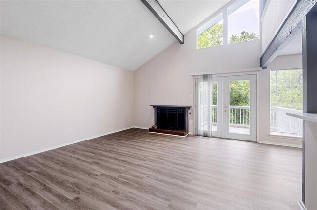 Building Photo - 6205 Shadow Valley Dr