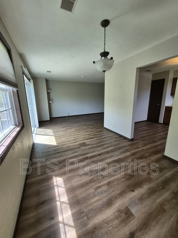 Foto del edificio - 412 N Highland St
