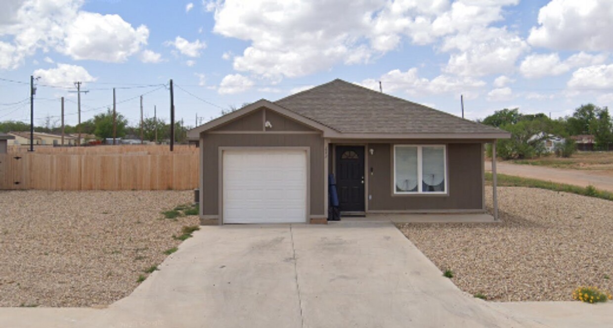 Foto principal - Charming 3 Bedroom Home