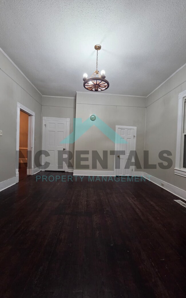 Foto del edificio - 714 Dillard St