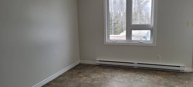 Photo du bâtiment - 4-124 Chem. Notre Dame de Lourdes