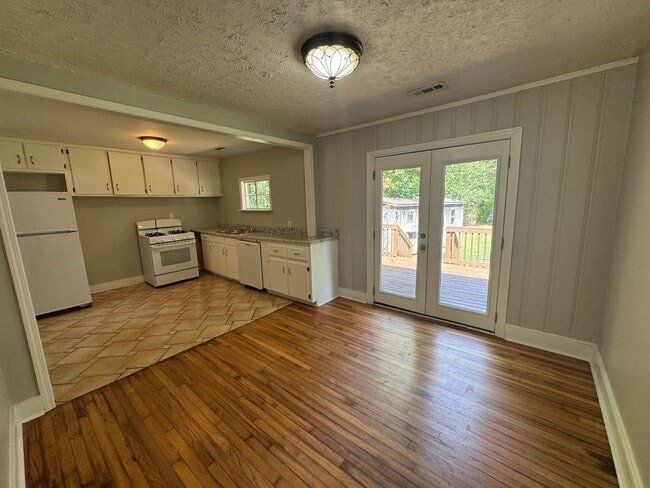 Foto del edificio - 3/1 House in West Rome $1,195