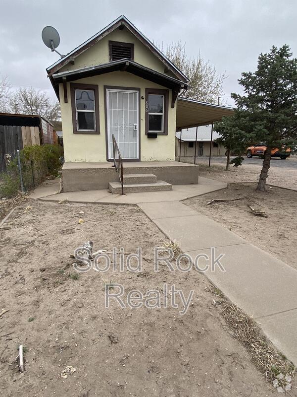 Building Photo - 806 E Mesa Ave