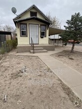 Building Photo - 806 E Mesa Ave