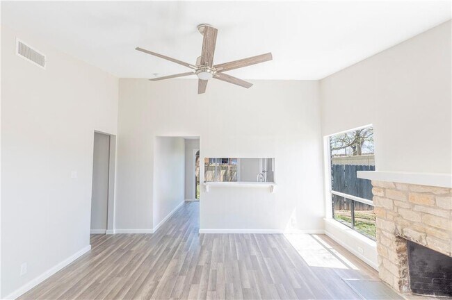 Foto del edificio - 10309 Burmaster Ln