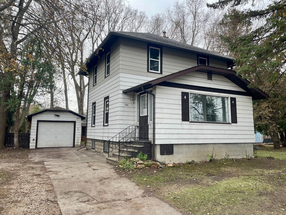 566 W Scott St, Fond Du Lac, WI 54937 House Rental in Fond Du Lac, WI