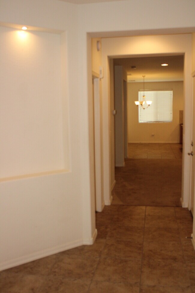 Foto del edificio - Nice 3 bedroom 2 bath single story home lo...