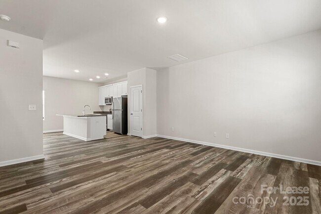 Building Photo - 117 Dogwood Vlg Trl