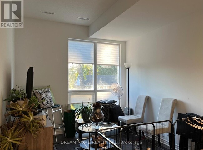 Building Photo - 3 Falaise Rd