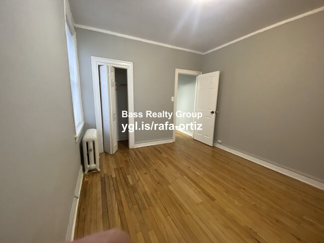 Building Photo - 1363 W Estes Ave
