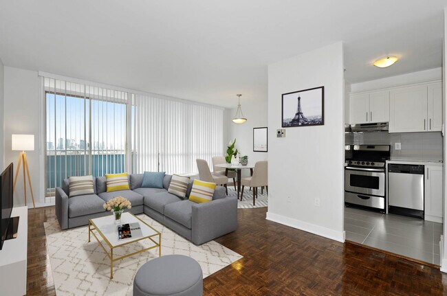 Building Photo - Prince Arthur