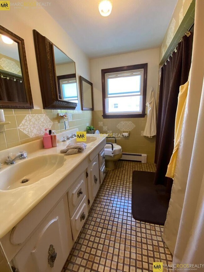 Building Photo - 14 Michael Rd