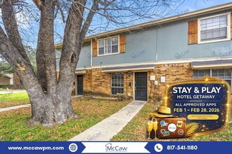 Building Photo - 304 Candlewood Ln