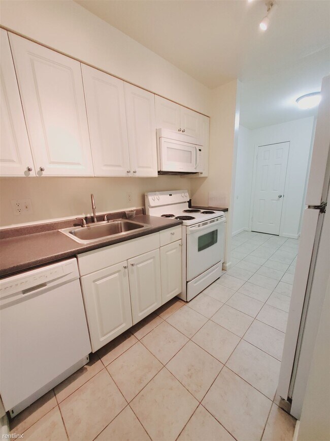 Building Photo - 1 br, 1 bath Condo - 32 Prospect Ave Unit 6