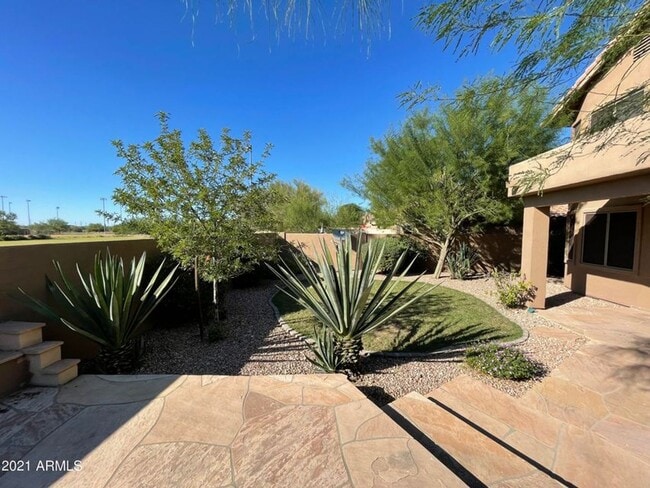 Building Photo - 4 Bedroom 2.5 Bathroom Hoffman Property Home