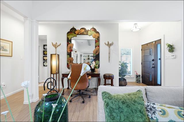 Foto del edificio - 5718 Over Downs Cir