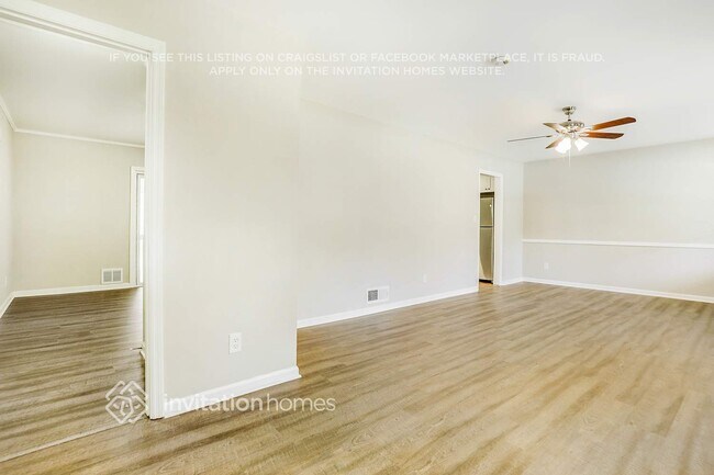 Foto del edificio - 5595 Morning Creek Cir
