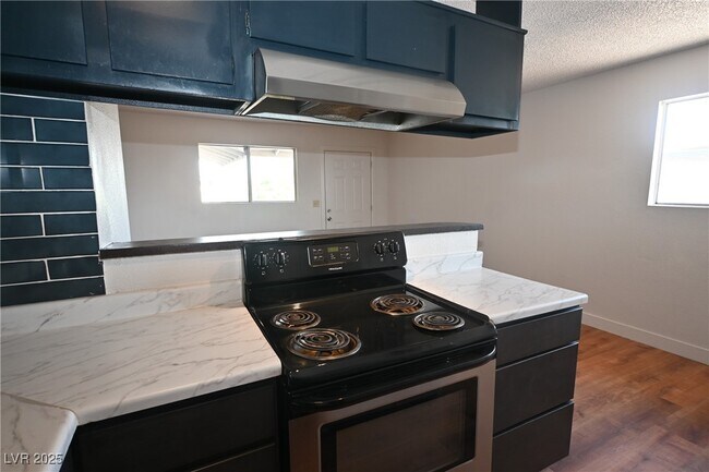 Building Photo - 1512 Cobb Ln