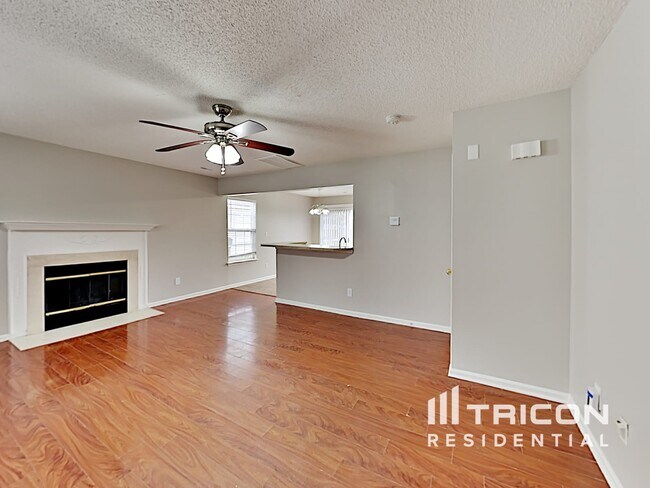 Foto del edificio - 11810 Stewarts Crossing Dr