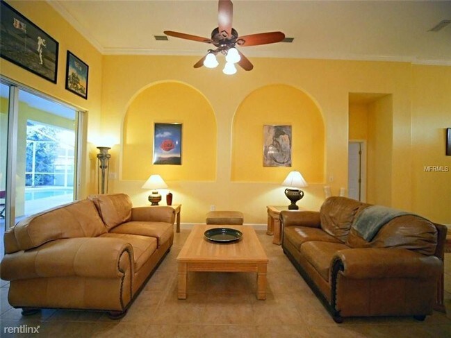 Foto del edificio - 233 Ruby Lake Ln