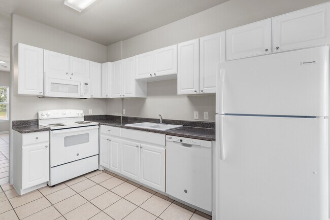 Building Photo - Townhomes on Anita