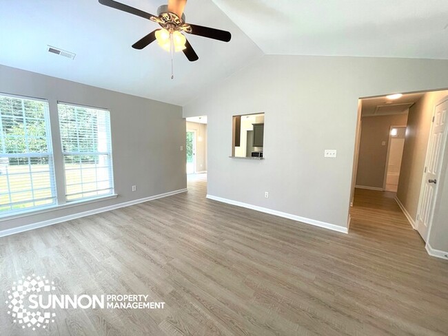 Building Photo - Recently remodeled 3 BR 2 BA