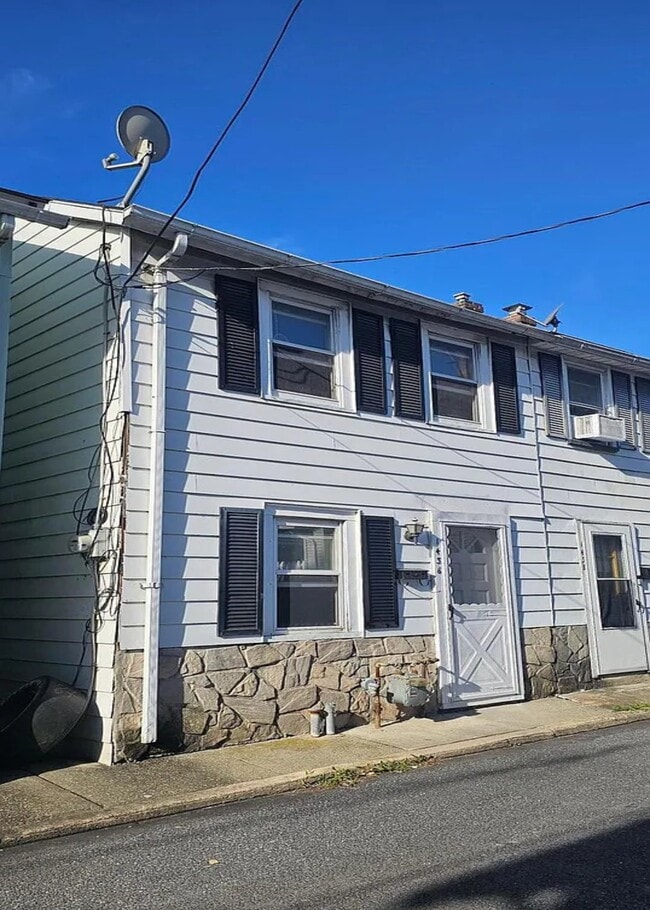 Building Photo - 1436 Poplar St