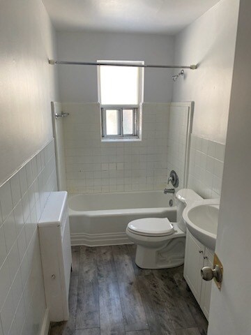Photo du bâtiment - 2 Bedroom Apartment located along The King...