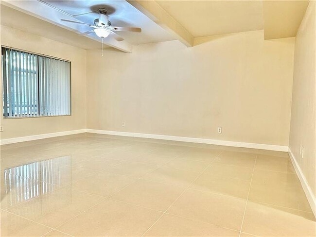 Building Photo - 1285 S Flagler Ave