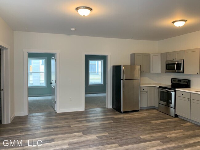 Building Photo - 50 Upper Main St