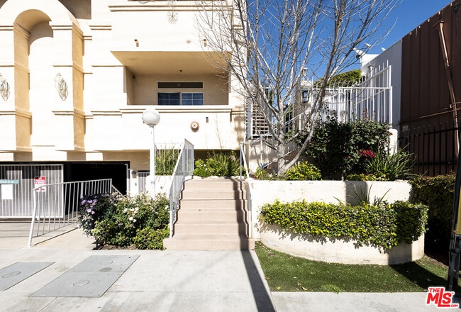 Foto del edificio - 13801 Oxnard St