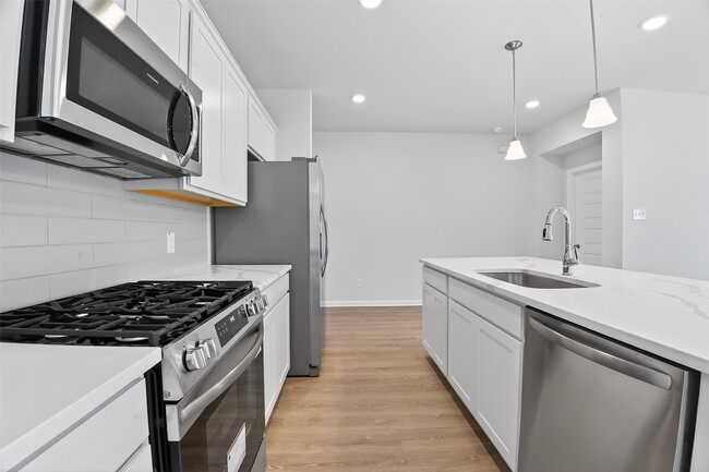 Building Photo - 2615 Ryon Falls Dr