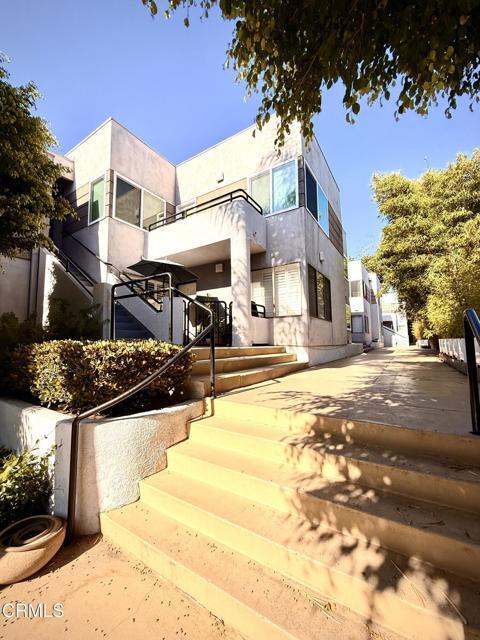 Foto del edificio - 360 S Los Robles Ave
